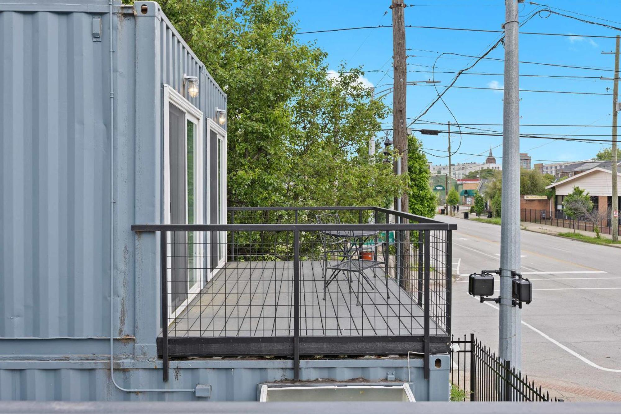 Experience The Unique Re-Nu Shipping Container #5 Lägenhet Louisville Exteriör bild