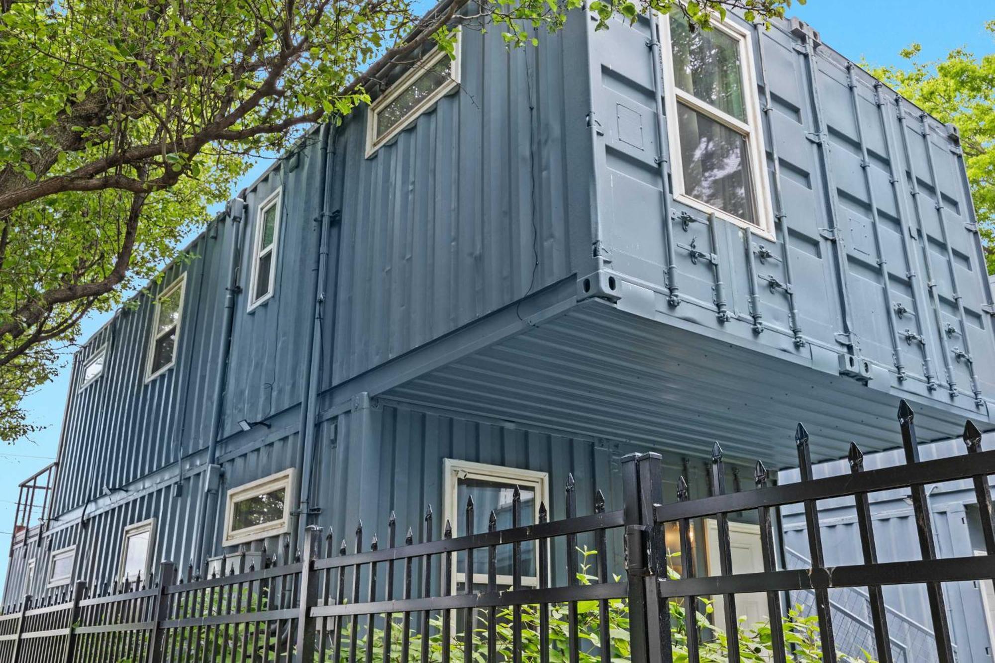 Experience The Unique Re-Nu Shipping Container #5 Lägenhet Louisville Exteriör bild