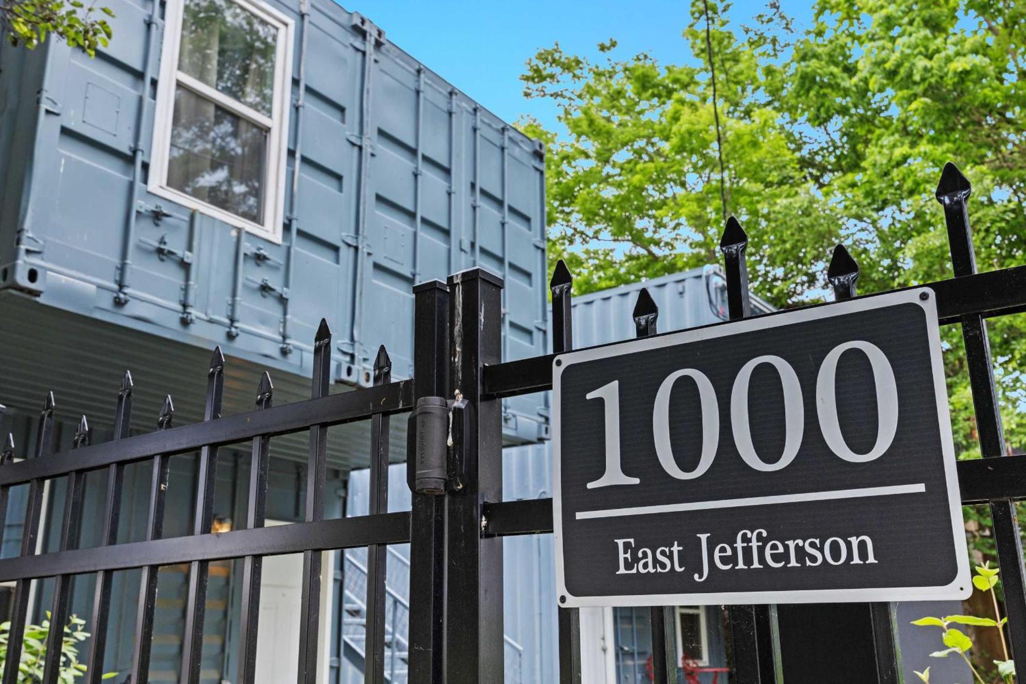 Experience The Unique Re-Nu Shipping Container #5 Lägenhet Louisville Exteriör bild