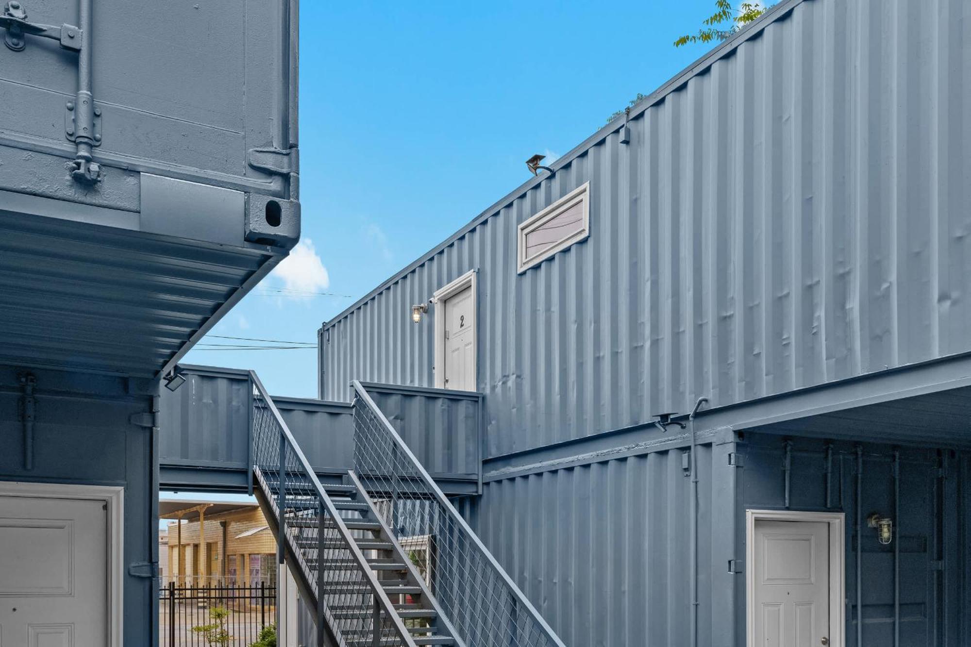 Experience The Unique Re-Nu Shipping Container #5 Lägenhet Louisville Exteriör bild