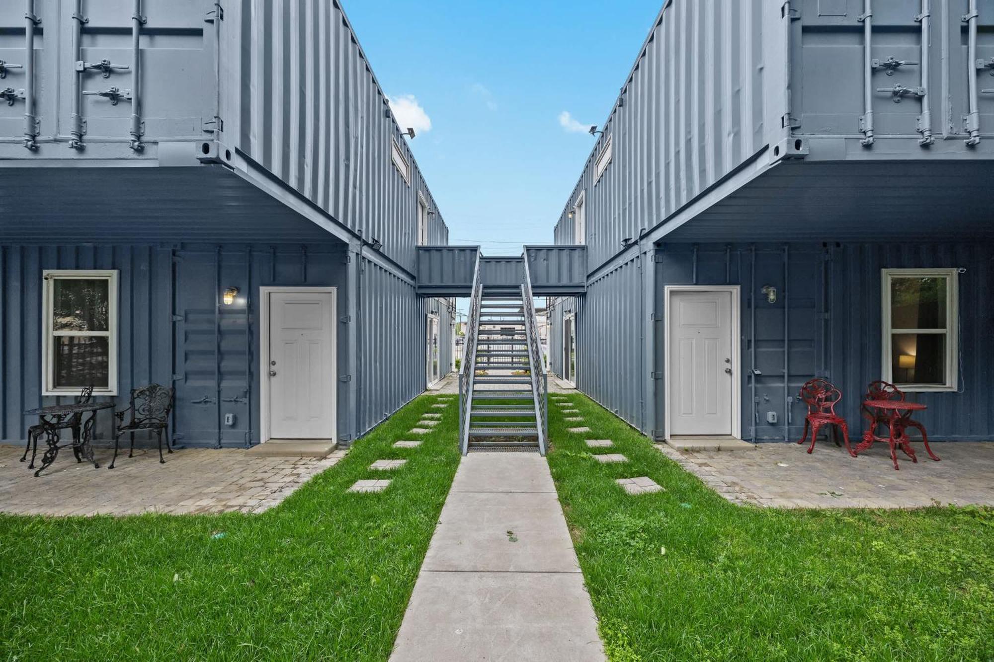 Experience The Unique Re-Nu Shipping Container #5 Lägenhet Louisville Exteriör bild