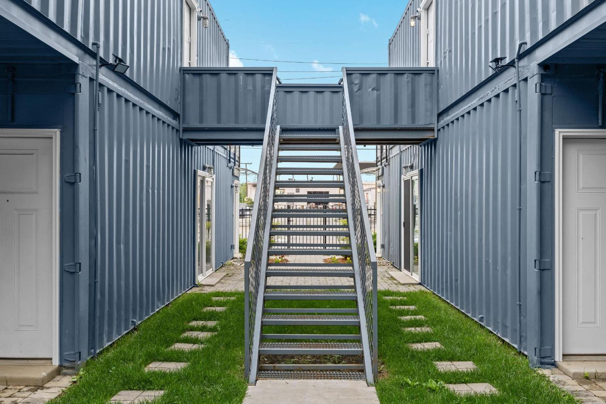 Experience The Unique Re-Nu Shipping Container #5 Lägenhet Louisville Exteriör bild