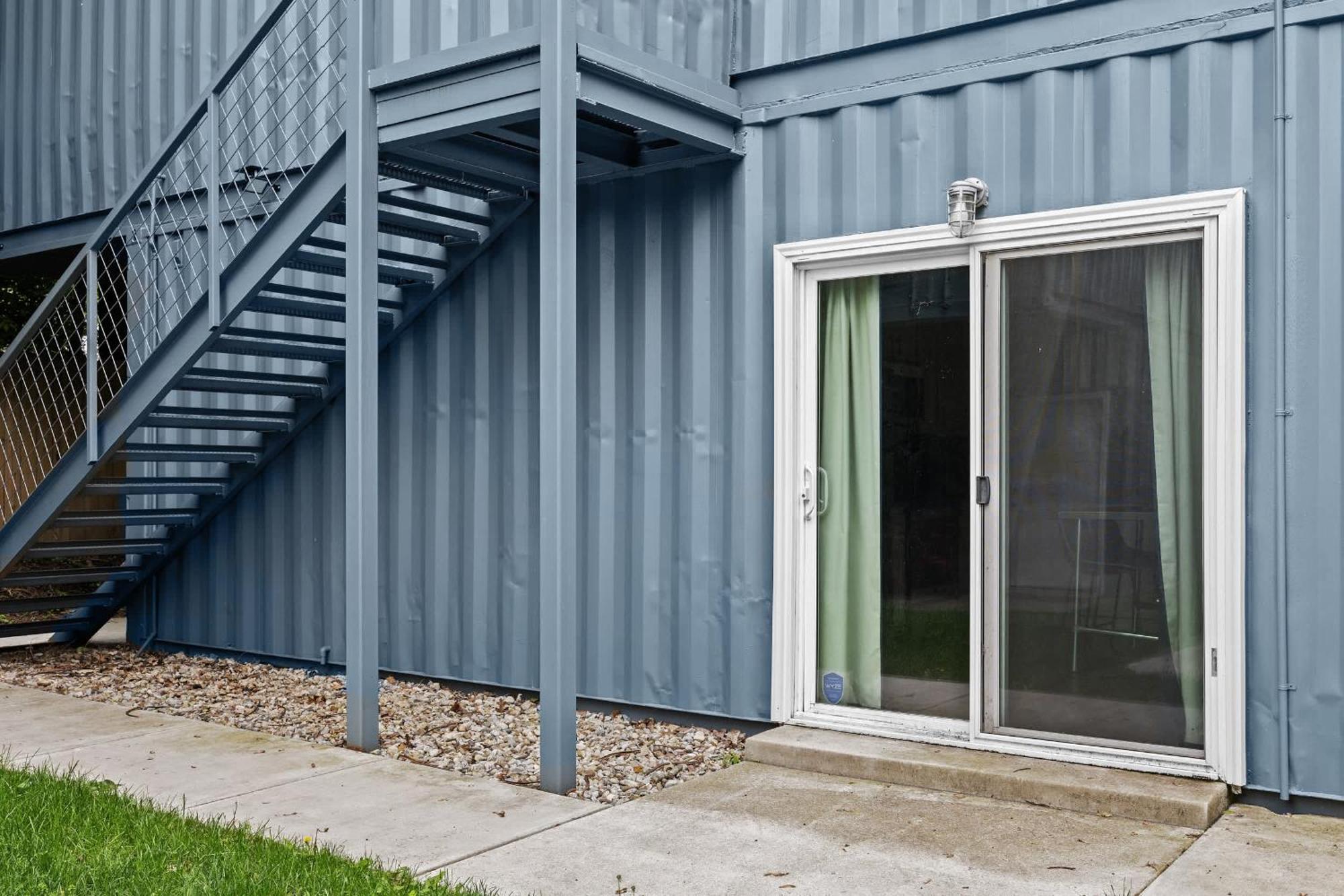 Experience The Unique Re-Nu Shipping Container #5 Lägenhet Louisville Exteriör bild