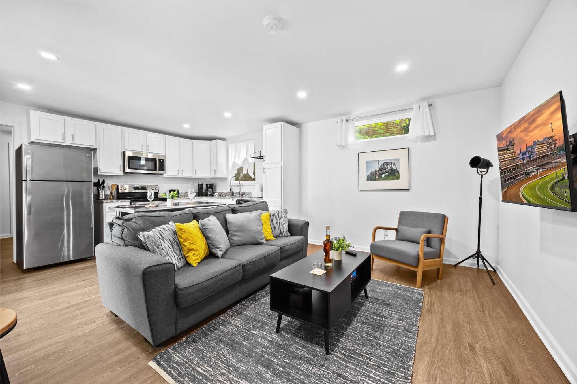 Experience The Unique Re-Nu Shipping Container #5 Lägenhet Louisville Exteriör bild